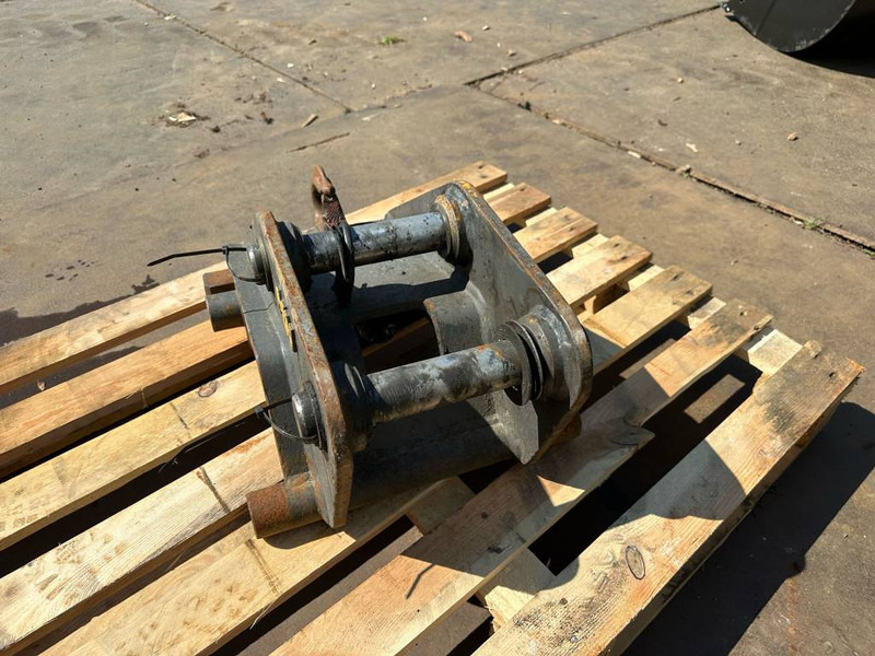 Matt Nielen CW10 quick coupler / snelwissel - Attache rapide pour Engins de chantier: photos 2 Matt Nielen CW10 quick coupler / snelwissel - Attache rapide pour Engins de chantier: photos 2