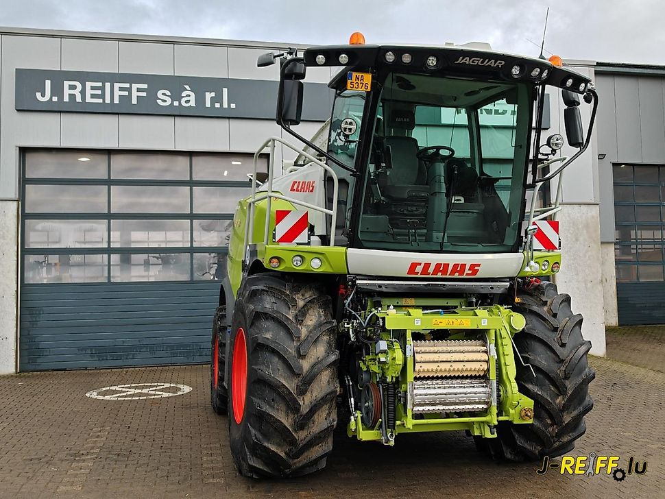 J.Reiff Sarl
Herr Stefan Neukirch - 77 Z.I in den - Ensileuse: photos 3 J.Reiff Sarl
Herr Stefan Neukirch - 77 Z.I in den - Ensileuse: photos 3