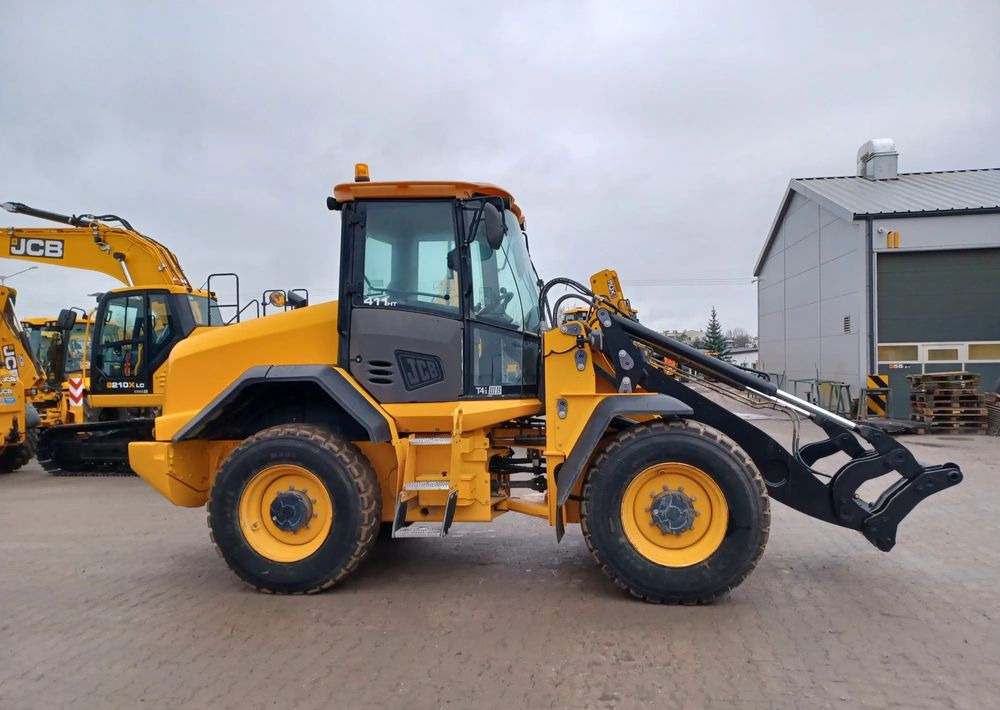 JCB 411 - Chargeuse sur pneus: photos 3 JCB 411 - Chargeuse sur pneus: photos 3