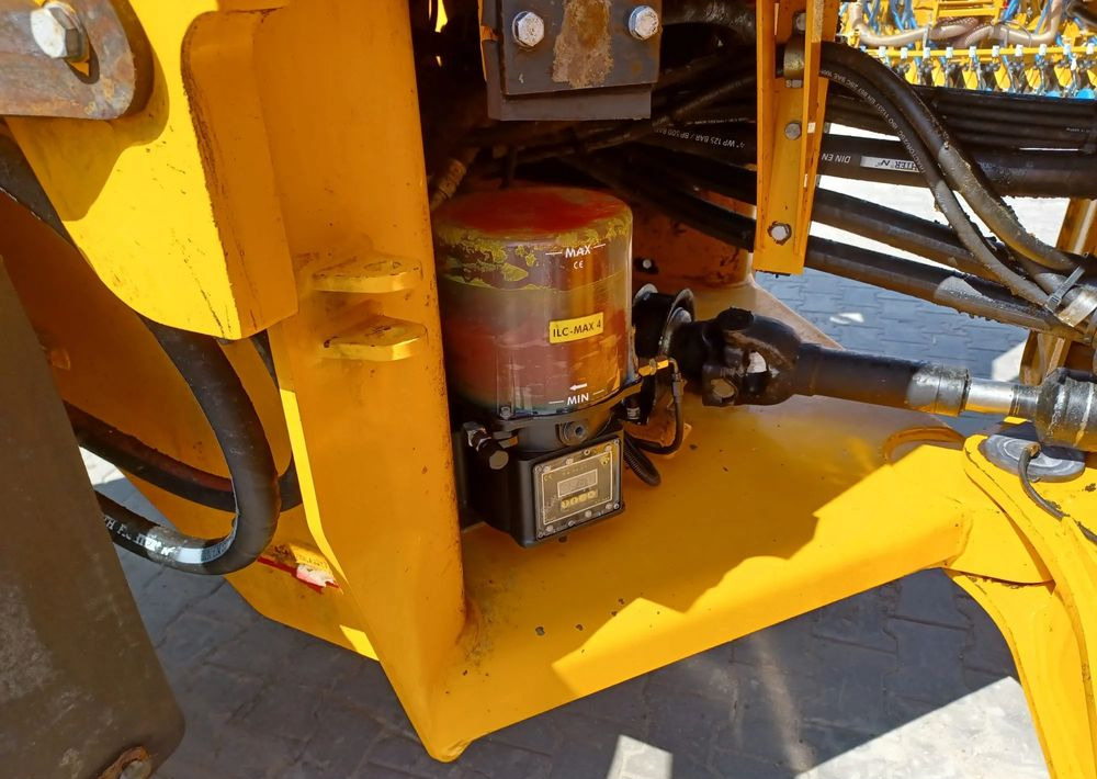 Chargeuse sur pneus JCB 437ZX: photos 15