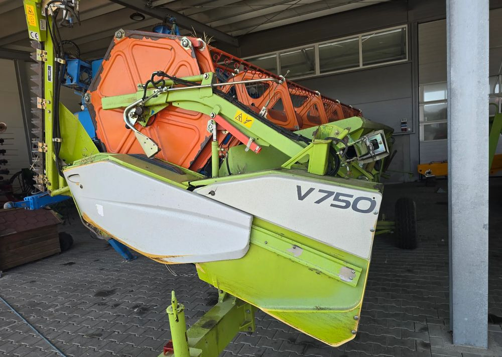 Claas Lexion 650 - Moissonneuse-batteuse: photos 4 Claas Lexion 650 - Moissonneuse-batteuse: photos 4