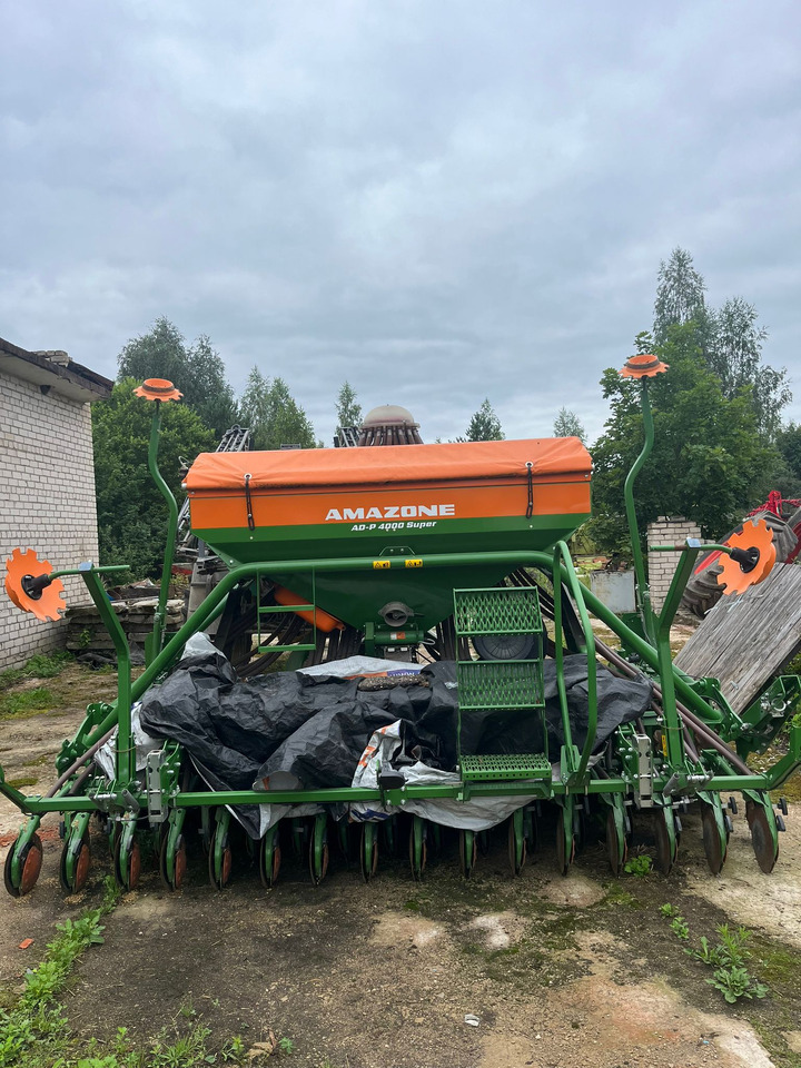 AMAZONE AD-P 4000 Super - Combiné de semis: photos 1 AMAZONE AD-P 4000 Super - Combiné de semis: photos 1