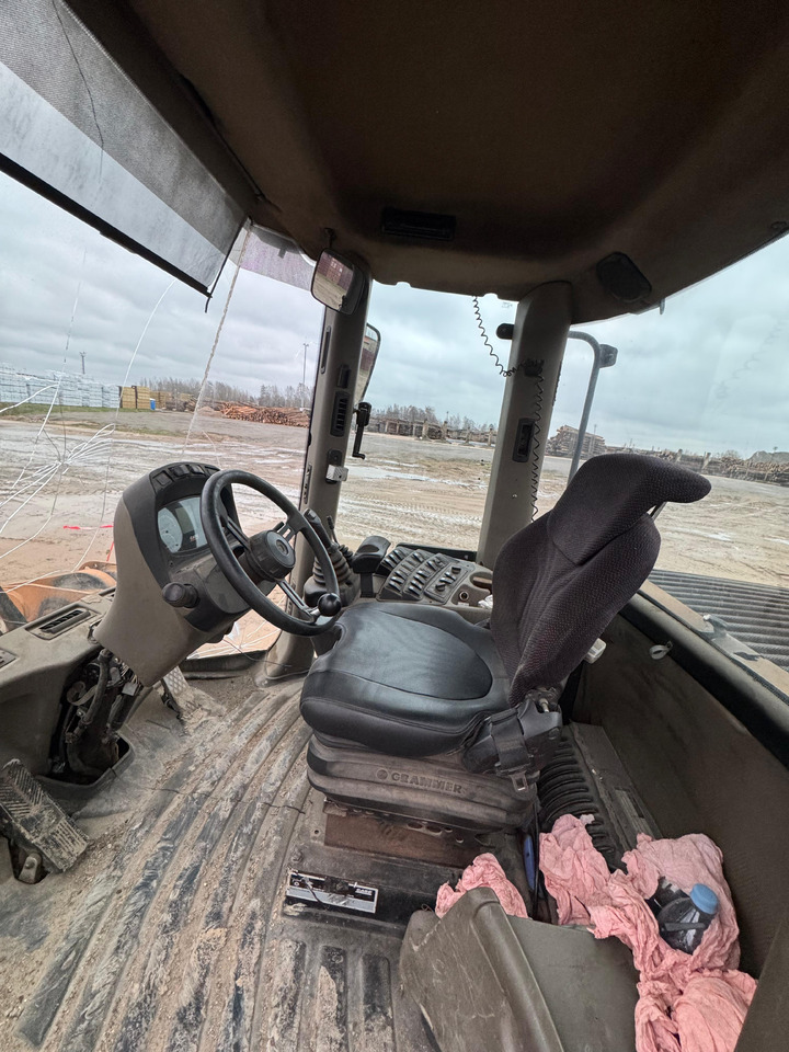 CASE 821E - Chargeuse sur pneus: photos 5 CASE 821E - Chargeuse sur pneus: photos 5