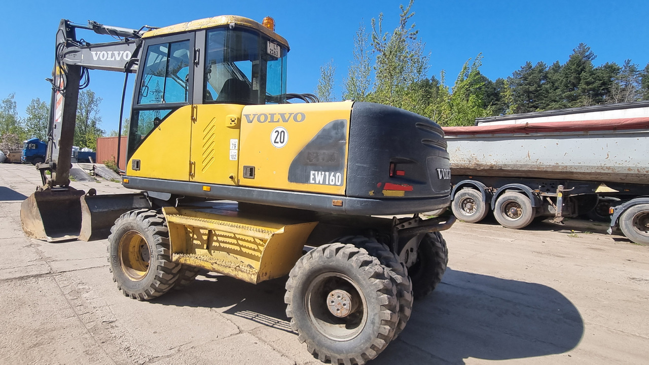 Volvo EW160 - Pelle sur pneus: photos 3 Volvo EW160 - Pelle sur pneus: photos 3