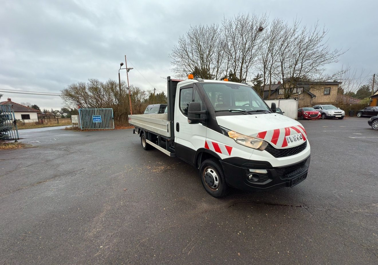 Iveco Daily Einzelkabine 50C15 - Utilitaire plateau: photos 2 Iveco Daily Einzelkabine 50C15 - Utilitaire plateau: photos 2