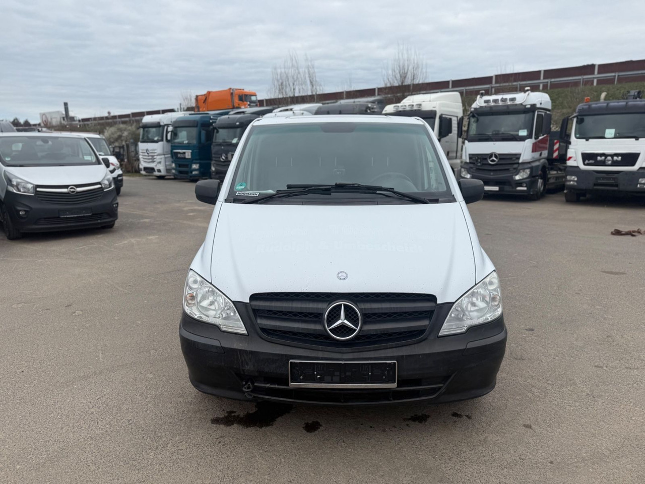 Mercedes-Benz Vito Kasten 116 CDI extralang defekt !! - Transport de personnes: photos 1 Mercedes-Benz Vito Kasten 116 CDI extralang defekt !! - Transport de personnes: photos 1