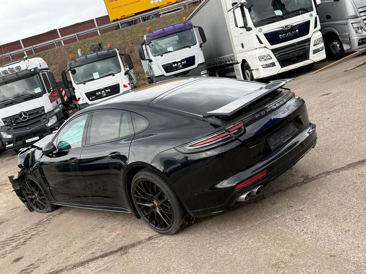 Porsche Panamera 4 S Diesel UNFALL!! - Voiture: photos 4 Porsche Panamera 4 S Diesel UNFALL!! - Voiture: photos 4