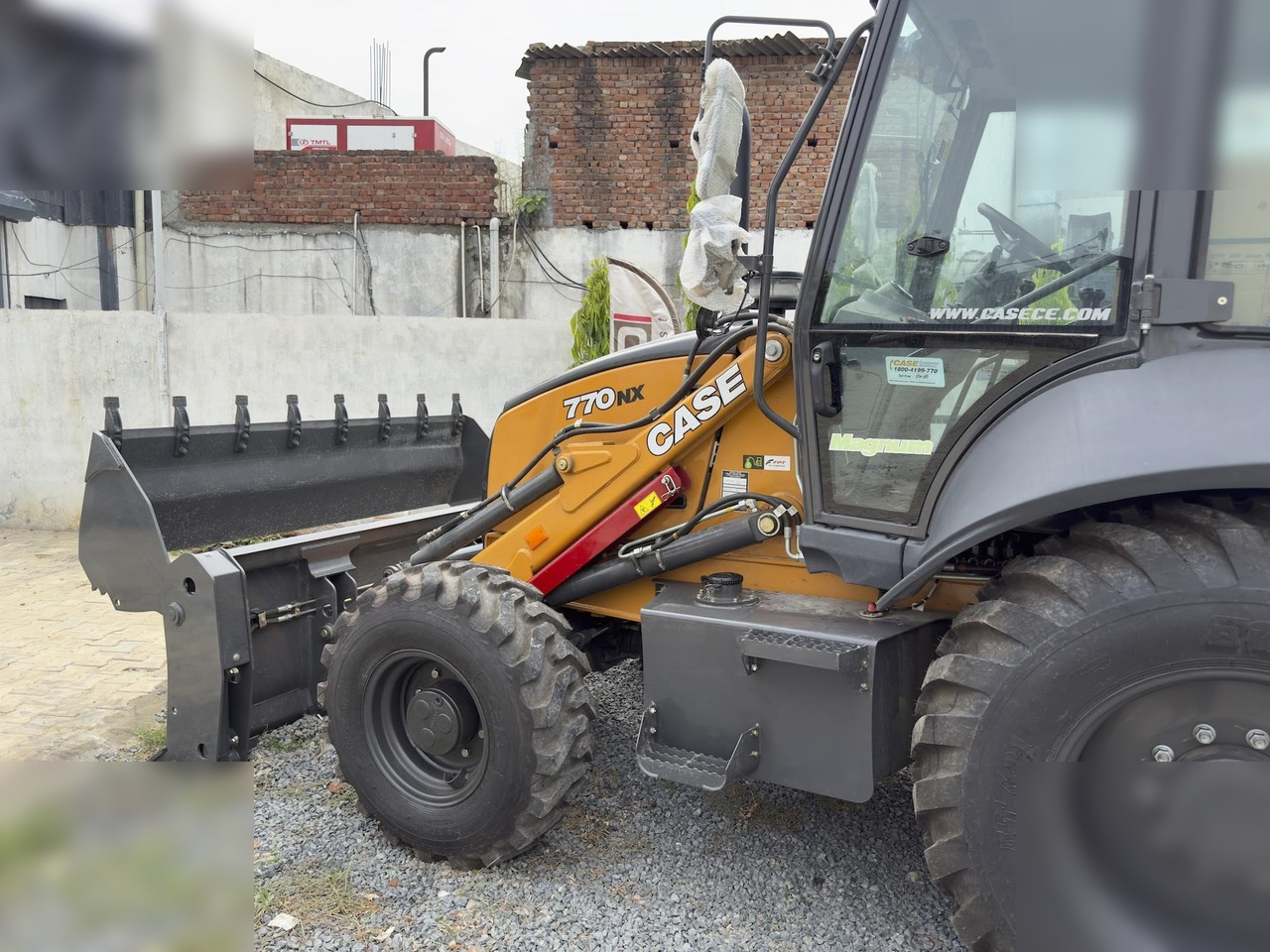 Tractopelle neuf CASE 770NX MAGNUM: photos 8