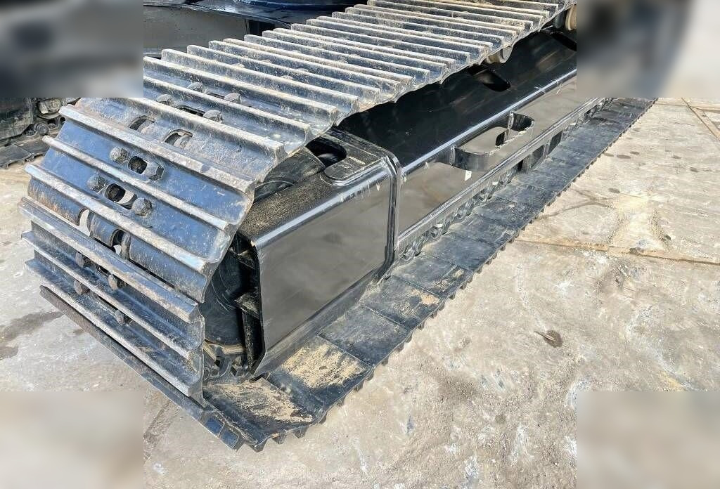 Pelle sur chenille neuf CATERPILLAR 320D3GC: photos 16