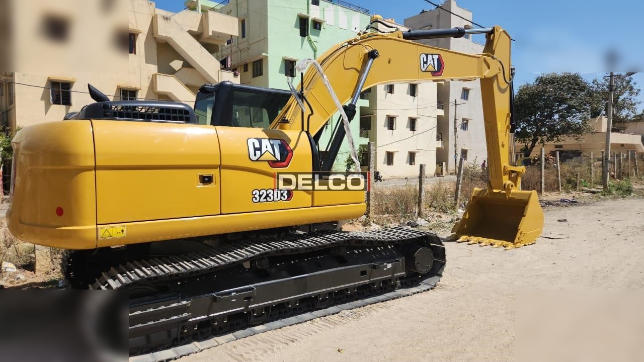 CATERPILLAR 323D3 - Pelle sur chenille: photos 3 CATERPILLAR 323D3 - Pelle sur chenille: photos 3