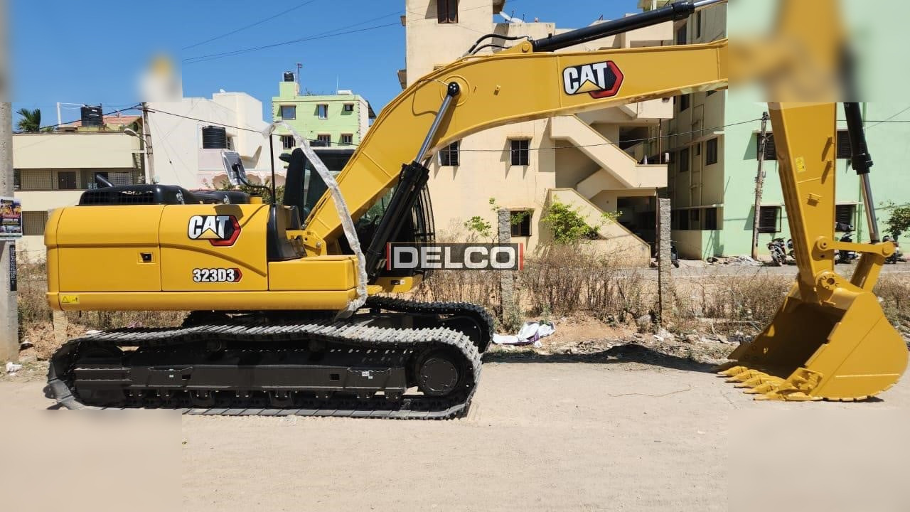 CATERPILLAR 323D3 - Pelle sur chenille: photos 3 CATERPILLAR 323D3 - Pelle sur chenille: photos 3