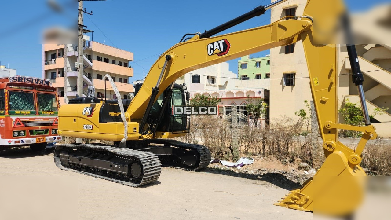 CATERPILLAR 323D3 - Pelle sur chenille: photos 3 CATERPILLAR 323D3 - Pelle sur chenille: photos 3