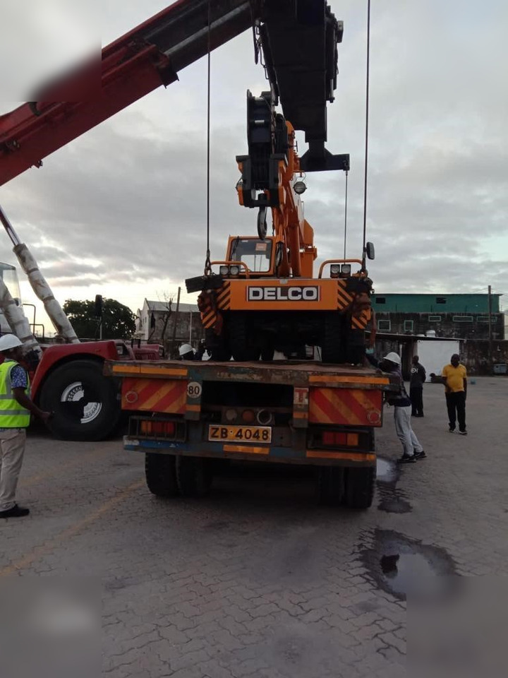 DELCO PNC 20 - Grue mobile: photos 3 DELCO PNC 20 - Grue mobile: photos 3