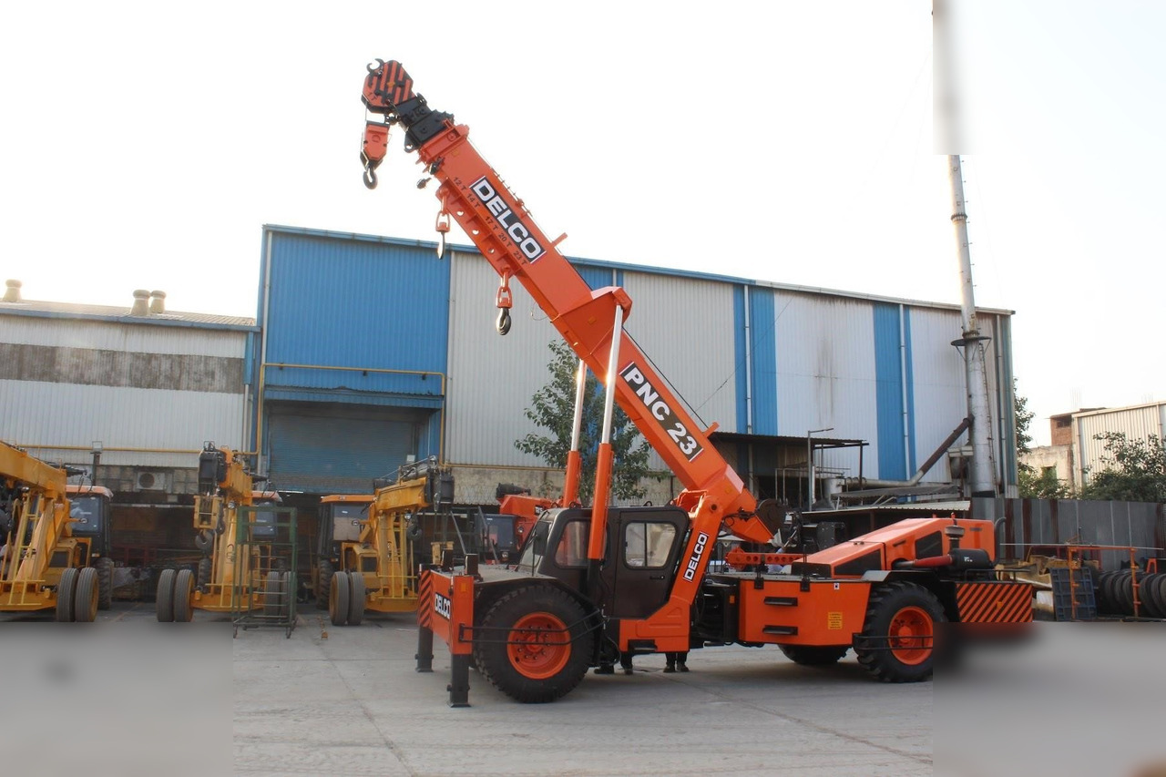 DELCO PNC 23 - Grue mobile: photos 1 DELCO PNC 23 - Grue mobile: photos 1