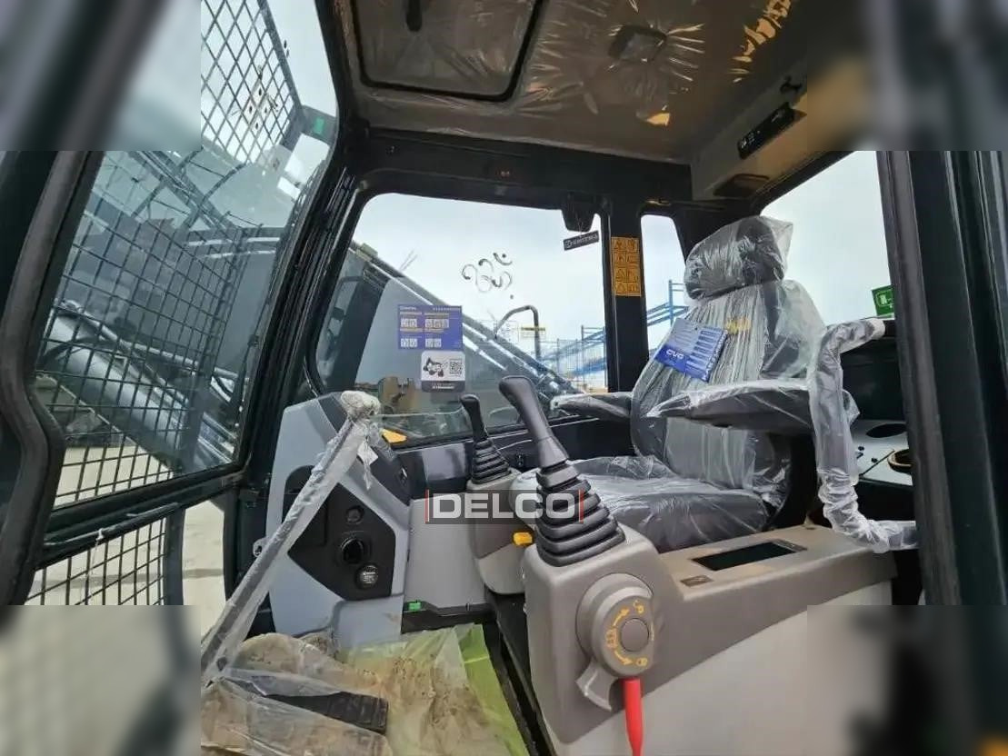 Pelle sur chenille neuf HYUNDAI ROBEX 215L SMART: photos 16