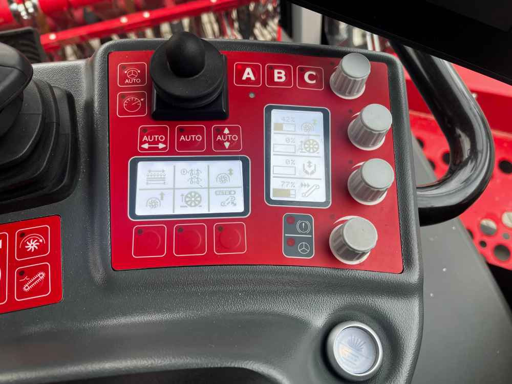 Grimme REXOR 6300 Platinum - Outils du sol: photos 3 Grimme REXOR 6300 Platinum - Outils du sol: photos 3