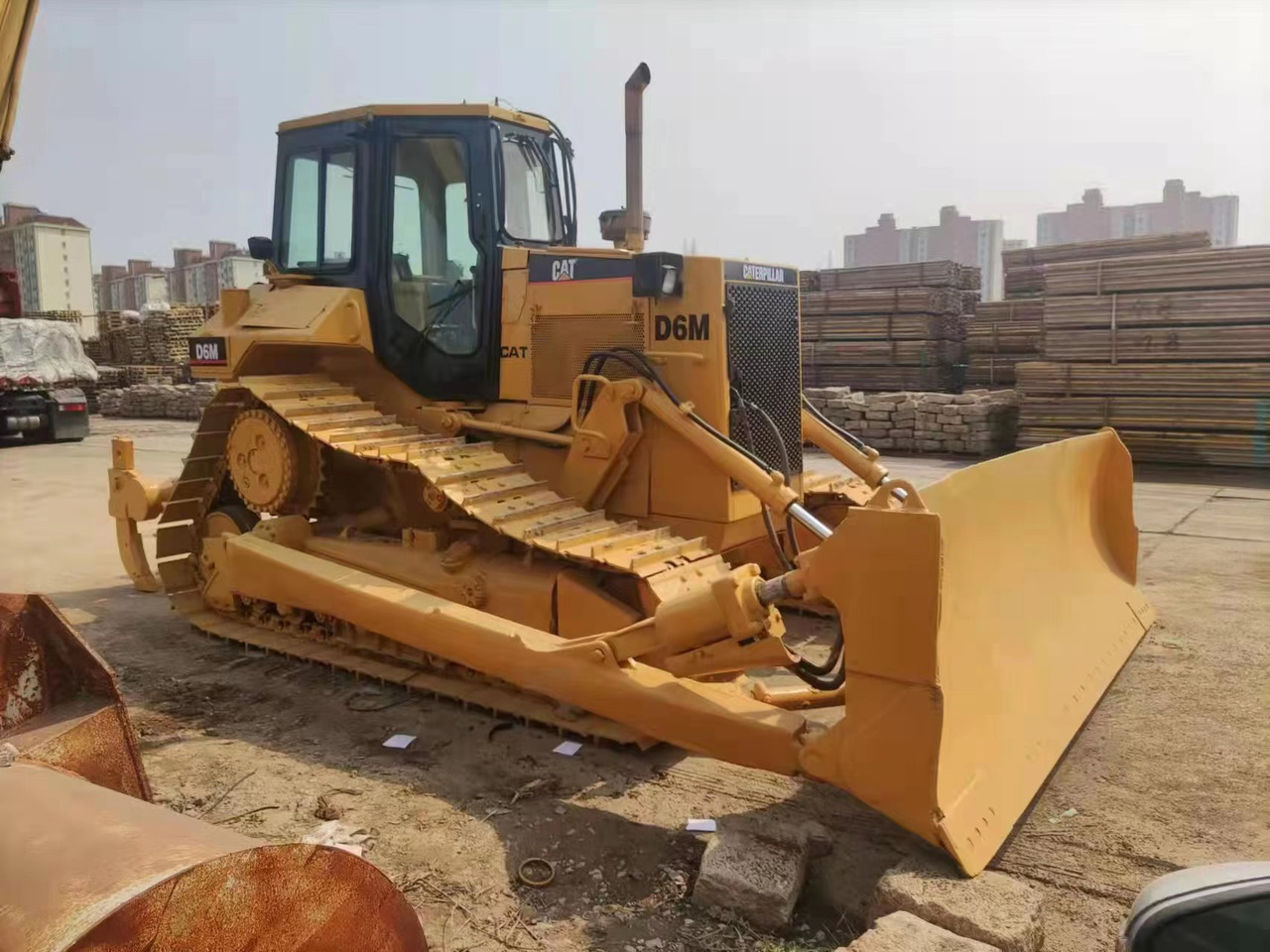 CAT D6M - Bulldozer: photos 1 CAT D6M - Bulldozer: photos 1