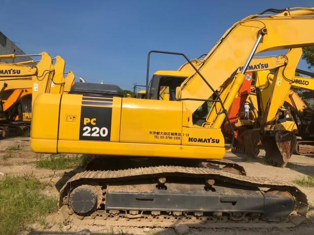 Komatsu pc220 - Pelle sur chenille: photos 3 Komatsu pc220 - Pelle sur chenille: photos 3