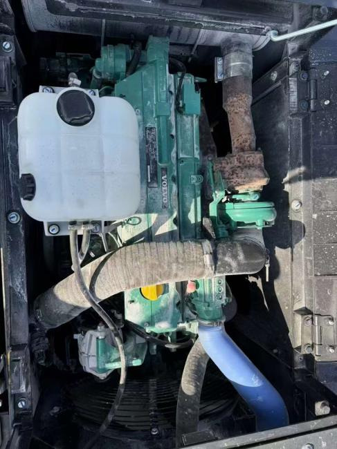 Pelle sur chenille VOLVO EC240: photos 6 Pelle sur chenille VOLVO EC240: photos 6