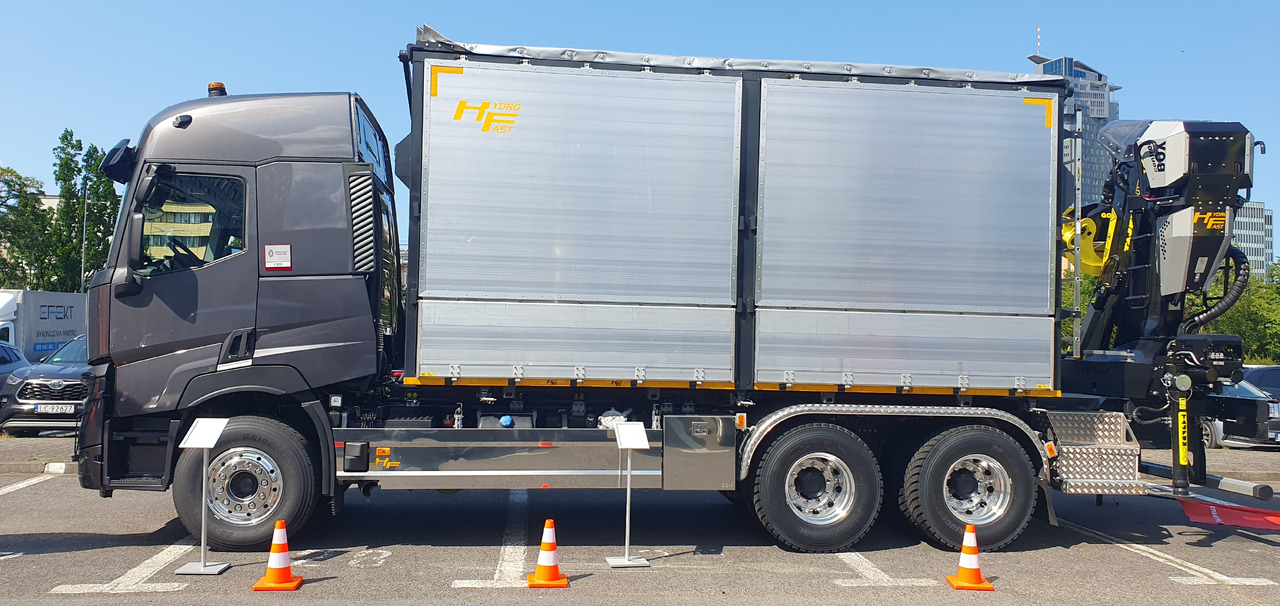 RENAULT TRUCKS CP6x4 Renault zabudowa do biomasy z żyurawiem Tajfun L155ZK/ Renault Biomass body with crane Tajfun L155ZK/ Renault Biomasse-Aufbau mit Kran Tajfun L155ZK - Camion grumier: photos 2 RENAULT TRUCKS CP6x4 Renault zabudowa do biomasy z żyurawiem Tajfun L155ZK/ Renault Biomass body with crane Tajfun L155ZK/ Renault Biomasse-Aufbau mit Kran Tajfun L155ZK - Camion grumier: photos 2