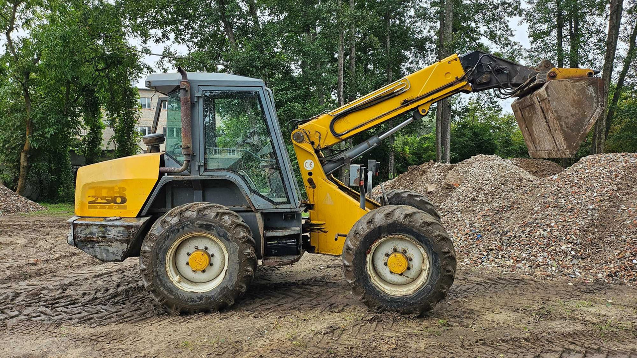 Ładowarka teleskopowa MATBRO TR250-110 Powershift jcb - Chargeuse sur pneus télescopique: photos 1 Ładowarka teleskopowa MATBRO TR250-110 Powershift jcb - Chargeuse sur pneus télescopique: photos 1