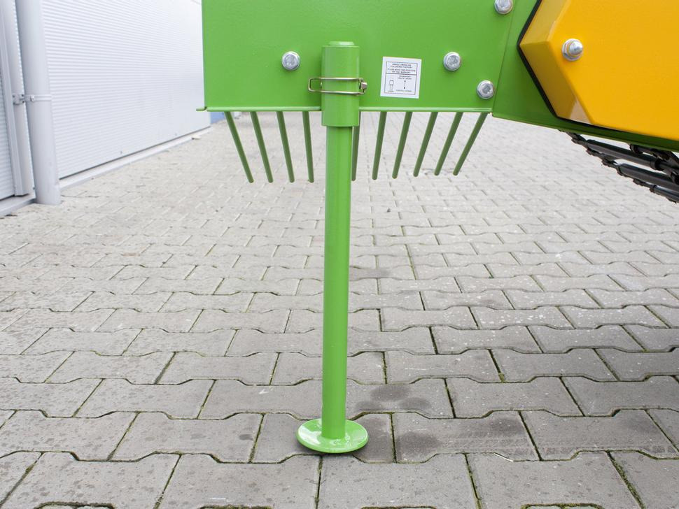 Arracheuse de pommes de terre neuf Bomet Siebkettenroder / Potato digger / Arracheuse de pomme de terre / Scavapatate / Однорядная картофельная копалка / Kopaczka do ziemniaków Z656: photos 10