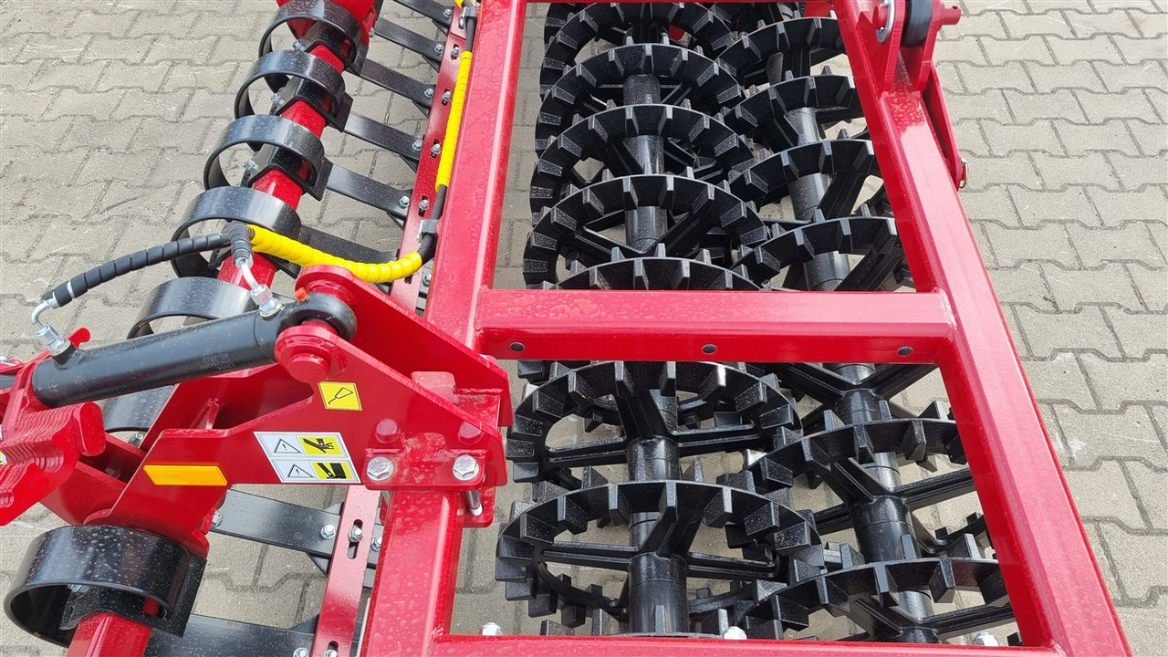 Lupus Crosskillwalze / Crosskill roller / Rouleau / Wał 6 m - Rouleau agricole: photos 3 Lupus Crosskillwalze / Crosskill roller / Rouleau / Wał 6 m - Rouleau agricole: photos 3