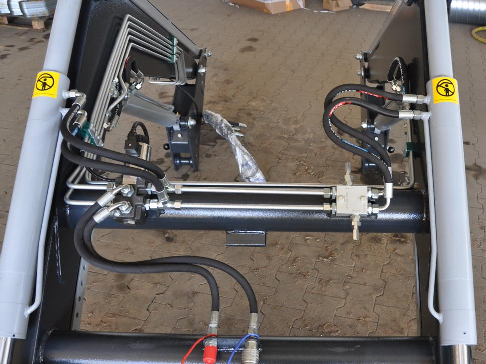 Chargeur frontal pour tracteur pour Accessoire neuf METAL-TECHNIK Frontlader / Front loader / Chargeur frontal / Caricatore frontale / Cargador fronta / Фронтальный погрузчик / Ładowacz czołowy Tytan MT-02: photos 7