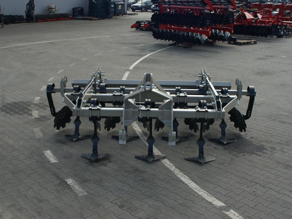 ROLEX Flügelschargrubber / Stubble cultivator / Dechaumeur à dents / Стерневой культиватор / Agregat podorywkowy 3 m - Bineuse: photos 4 ROLEX Flügelschargrubber / Stubble cultivator / Dechaumeur à dents / Стерневой культиватор / Agregat podorywkowy 3 m - Bineuse: photos 4