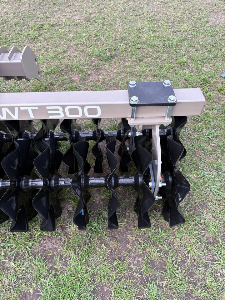 ROLEX Front disc / Déchaumeur frontal / Brona przednia WT300 - Cover crop: photos 5 ROLEX Front disc / Déchaumeur frontal / Brona przednia WT300 - Cover crop: photos 5
