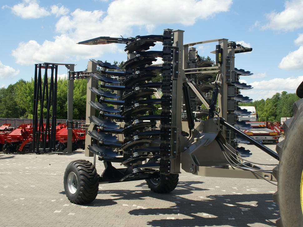 ROLEX Hydraulische Scheibenegge / Hydraulic discs harrow / Dechaumeur à disques / Erpice a dischi / Гидравлическая дисковая борона / Brona talerzowa hydraulicznie składana ciężka 4 m - Cover crop: photos 1 ROLEX Hydraulische Scheibenegge / Hydraulic discs harrow / Dechaumeur à disques / Erpice a dischi / Гидравлическая дисковая борона / Brona talerzowa hydraulicznie składana ciężka 4 m - Cover crop: photos 1