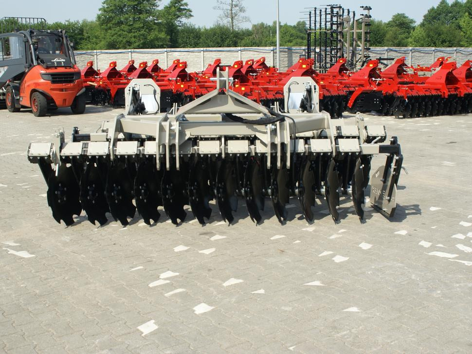 ROLEX Scheibenegge / Discs harrow / Dechaumeur à disques / Erpice a dischi / Дисковая борона / Brona talerzowa 3 m - Cover crop: photos 3 ROLEX Scheibenegge / Discs harrow / Dechaumeur à disques / Erpice a dischi / Дисковая борона / Brona talerzowa 3 m - Cover crop: photos 3