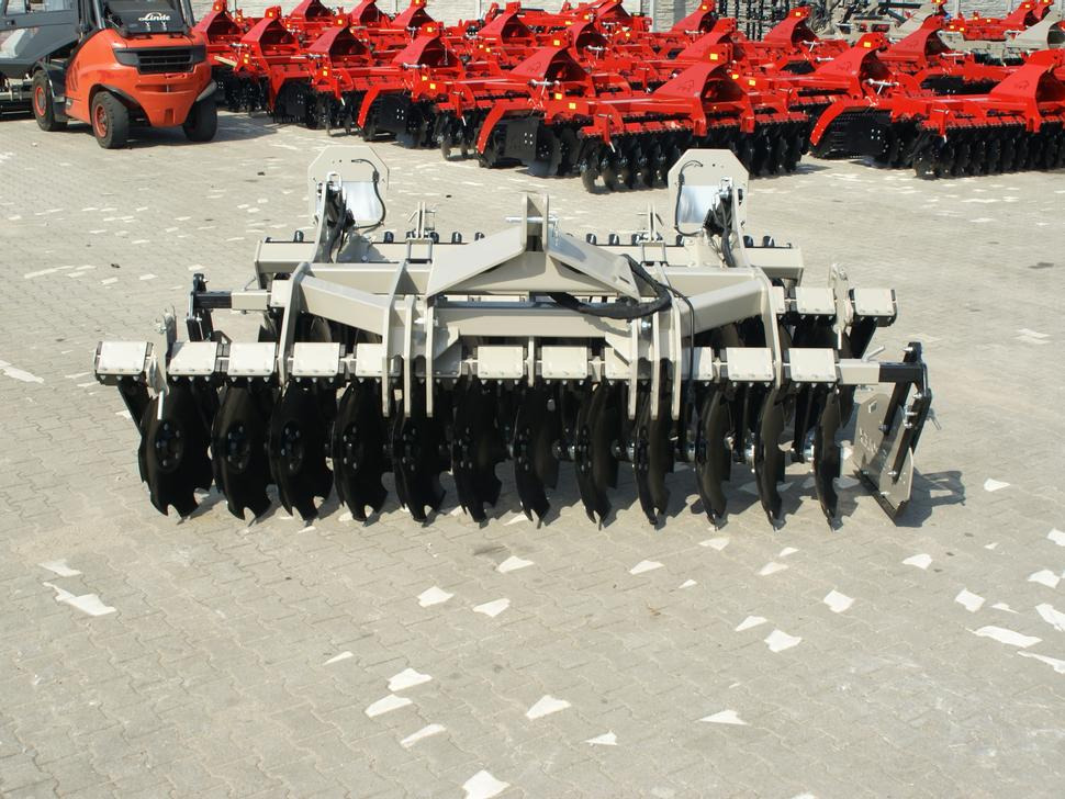 ROLEX Scheibenegge / Discs harrow / Dechaumeur à disques / Erpice a dischi / Дисковая борона / Brona talerzowa 3 m - Cover crop: photos 4 ROLEX Scheibenegge / Discs harrow / Dechaumeur à disques / Erpice a dischi / Дисковая борона / Brona talerzowa 3 m - Cover crop: photos 4