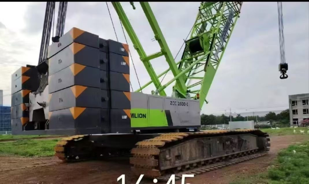 ZOOMLION ZCC260-2 - Grue sur chenilles: photos 2 ZOOMLION ZCC260-2 - Grue sur chenilles: photos 2