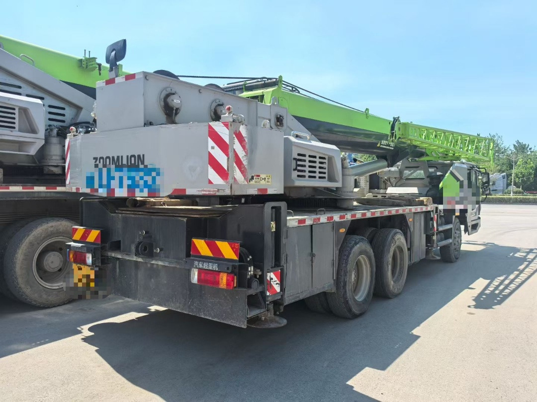 ZOOMLION ZTC250A - Grue mobile: photos 3 ZOOMLION ZTC250A - Grue mobile: photos 3