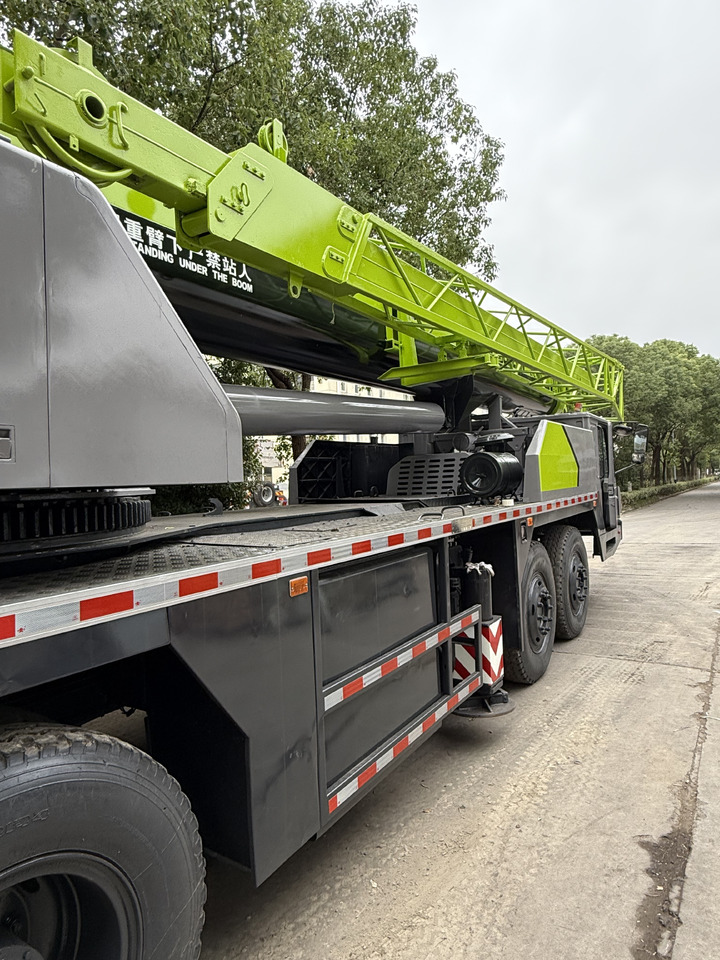 ZOOMLION ZTC700V - Grue mobile: photos 3 ZOOMLION ZTC700V - Grue mobile: photos 3