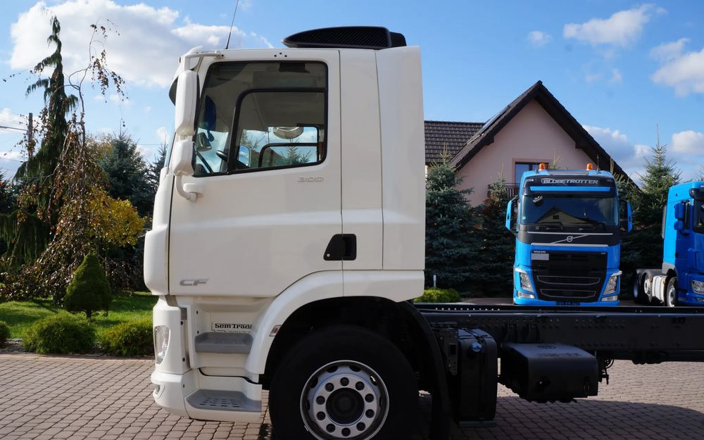DAF CF 300 4X2 18T EURO 6 SILNIK 11L RAMA DO ZABUDOWY 176 TYS KM - Châssis cabine: photos 5 DAF CF 300 4X2 18T EURO 6 SILNIK 11L RAMA DO ZABUDOWY 176 TYS KM - Châssis cabine: photos 5