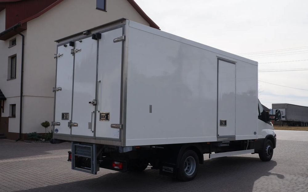 Iveco DAILY 70c17 CHŁODNIA 5 m Thermo king V-500 MAX Wzorowy Stan - Camion frigorifique: photos 5 Iveco DAILY 70c17 CHŁODNIA 5 m Thermo king V-500 MAX Wzorowy Stan - Camion frigorifique: photos 5