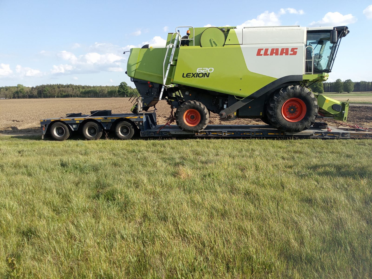 CLAAS Lexion 620 - Moissonneuse-batteuse: photos 2 CLAAS Lexion 620 - Moissonneuse-batteuse: photos 2