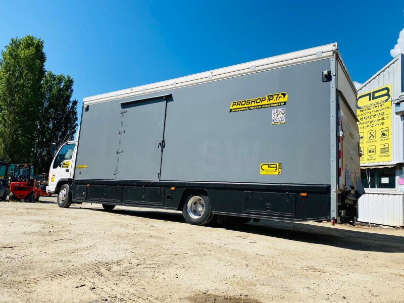 ISUZU Camion SÉRIE N AVEC 2 STRUCTURES CHAPITEAUX - Camion fourgon: photos 3 ISUZU Camion SÉRIE N AVEC 2 STRUCTURES CHAPITEAUX - Camion fourgon: photos 3