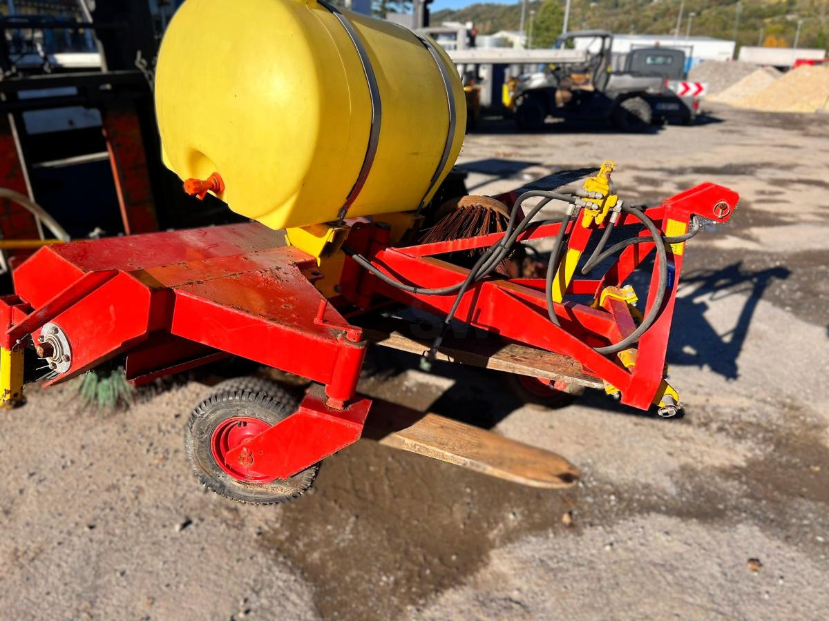 RABAUD CHAMPION BALAYEUSE ALIGNEUSE AVEC BALAIS LATERAL - Brosse: photos 5 RABAUD CHAMPION BALAYEUSE ALIGNEUSE AVEC BALAIS LATERAL - Brosse: photos 5