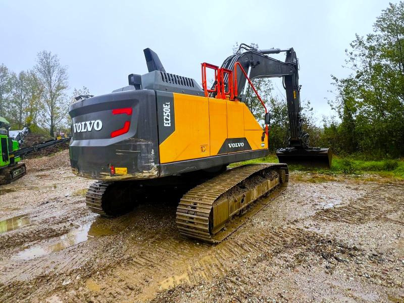 Volvo EC250EL PELLE 29T - Pelle sur chenille: photos 3 Volvo EC250EL PELLE 29T - Pelle sur chenille: photos 3