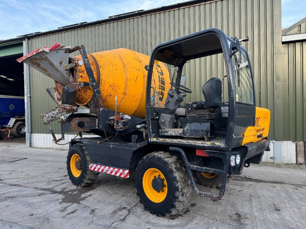 Dieci LH 683 Self Propelled Cement Mixer - Camion malaxeur: photos 4 Dieci LH 683 Self Propelled Cement Mixer - Camion malaxeur: photos 4