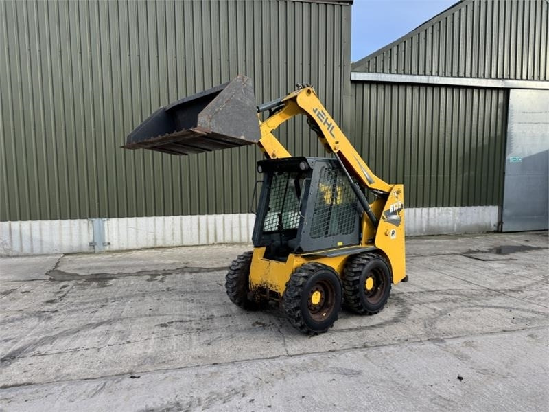 Gehl R135 Skid Steer - Mini chargeuse: photos 1 Gehl R135 Skid Steer - Mini chargeuse: photos 1