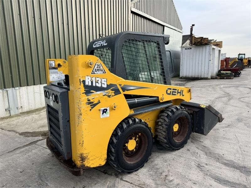 Gehl R135 Skid Steer - Mini chargeuse: photos 4 Gehl R135 Skid Steer - Mini chargeuse: photos 4