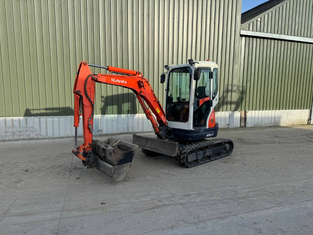 Mini pelle Kubota U 25-3 Excavator: photos 1