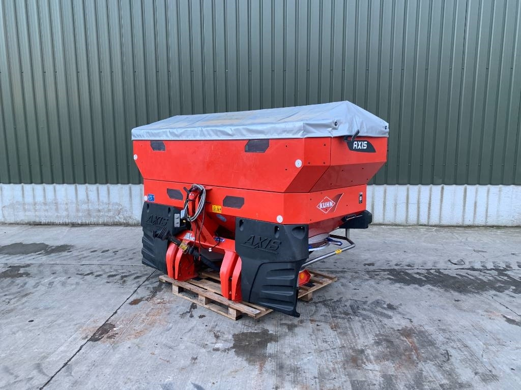 Kuhn 40.2 m-emc Fert Spreader - Distributeur d'engrais: photos 1 Kuhn 40.2 m-emc Fert Spreader - Distributeur d'engrais: photos 1