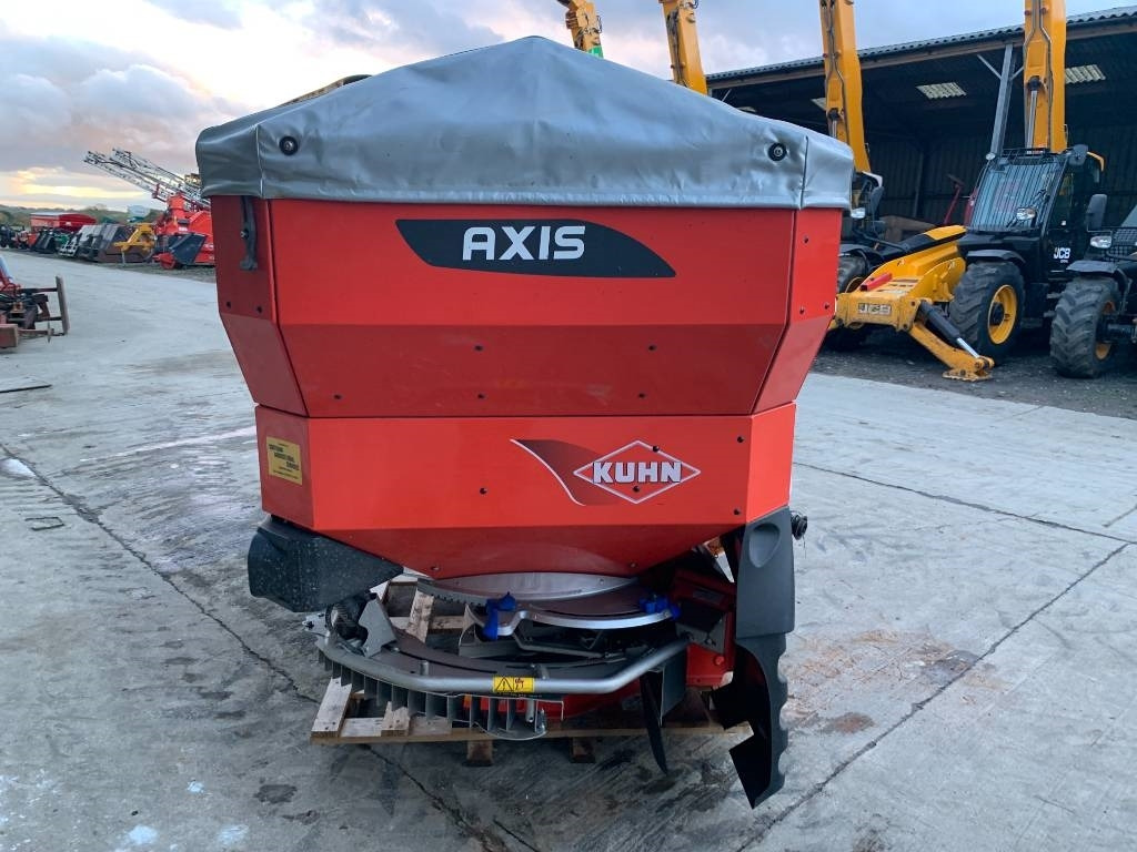 Kuhn 40.2 m-emc Fert Spreader - Distributeur d'engrais: photos 4 Kuhn 40.2 m-emc Fert Spreader - Distributeur d'engrais: photos 4