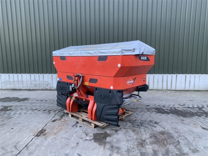 Kuhn Kuhn Axis 40.2 M-EMC Fert Spreader - Distributeur d'engrais: photos 1 Kuhn Kuhn Axis 40.2 M-EMC Fert Spreader - Distributeur d'engrais: photos 1