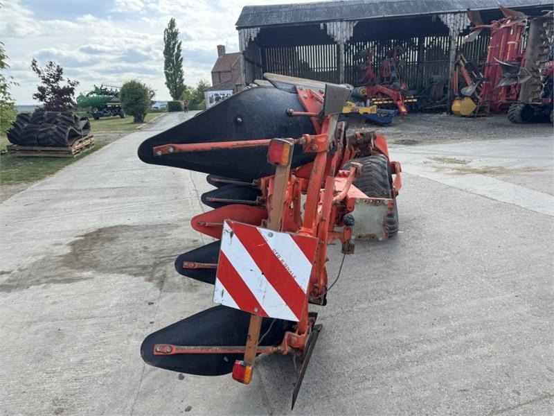 Kuhn Kuhn VT1180M6H 5+1 Semi Mounted Plough - Charrue: photos 3 Kuhn Kuhn VT1180M6H 5+1 Semi Mounted Plough - Charrue: photos 3